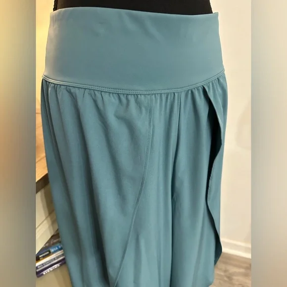 HALARA NWT Breezeful Stone Blue High Waisted Palazzo Pants - Size L - Picture 3 of 14